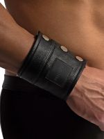 MANSTORE M2381: Wrist Bag, schwarz